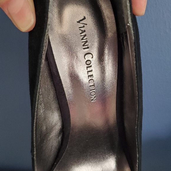 Vianni Collection Black Stilettos - Picture 2 of 5